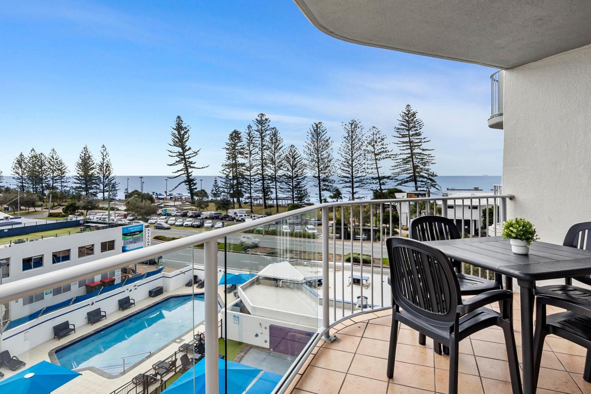Mandolin Beachfront Resort Alexandra Headland Esterno foto